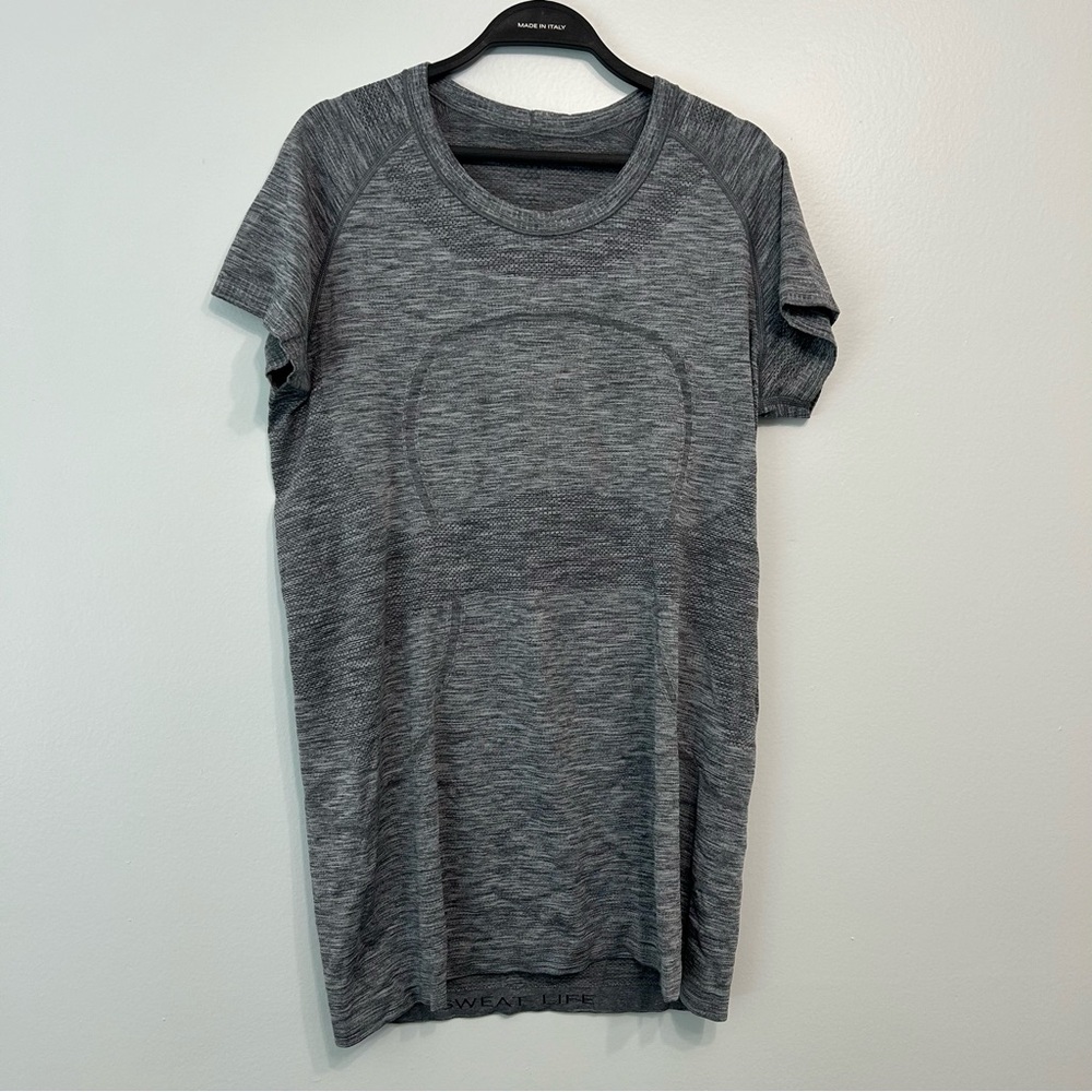 Lululemon Vent Tech Short Sleeve Size 12 EUC